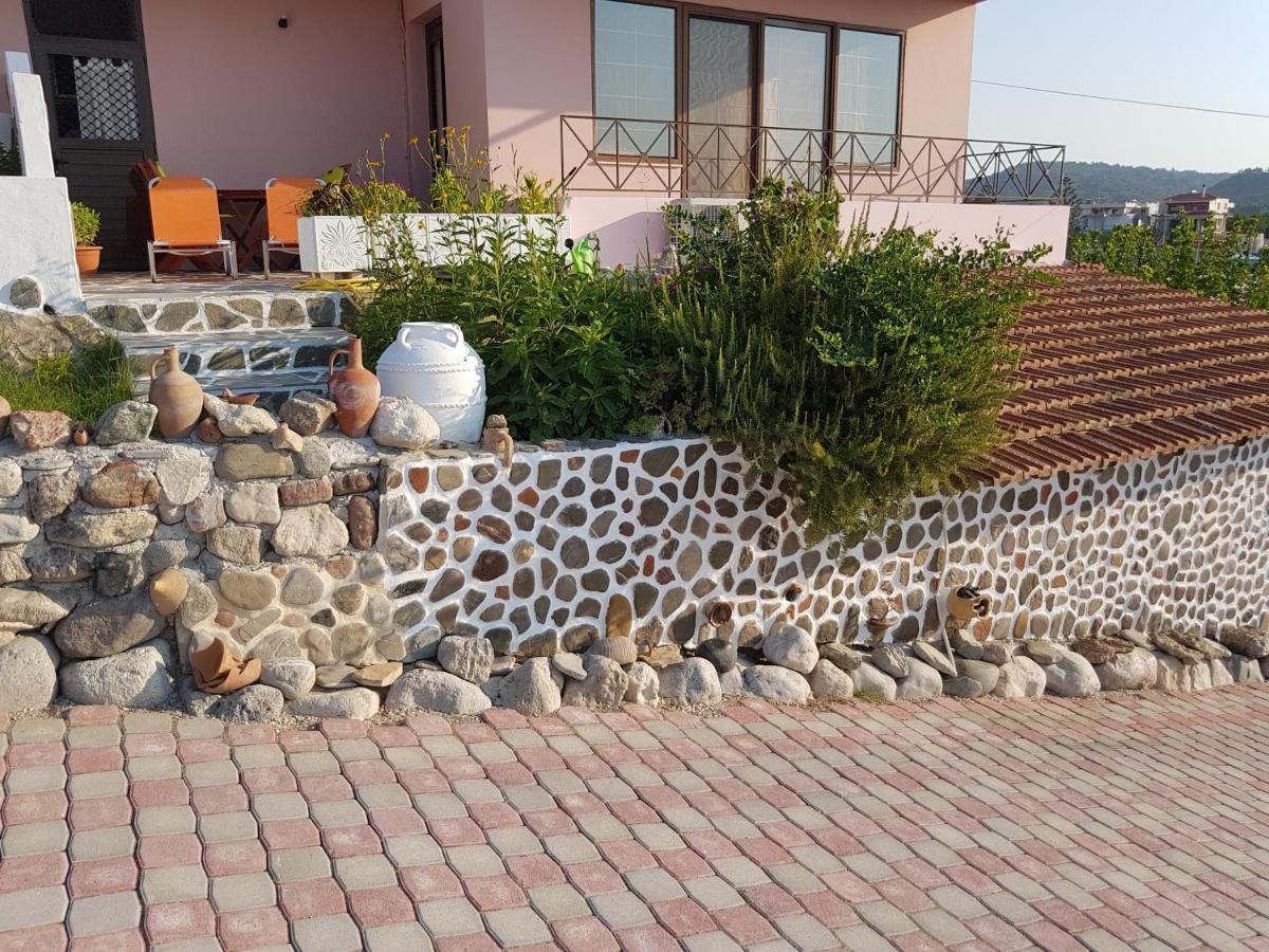 Melina'S Apartments Kalavárda Zewnętrze zdjęcie